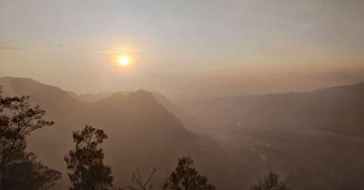 Cheap travel price to Tumpak Sewu, Bromo, Kalibaru plantation,and Ijen tours fom Surabaya/ Malang 5D