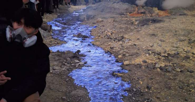 Malang or Surabaya to blue fire tours in Ijen and do Bromo climbing tour 3D