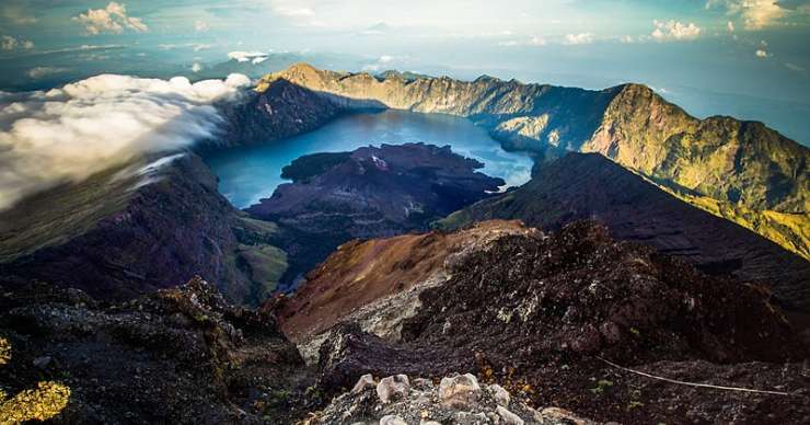 Mount Rinjani trekking summit, and Senaru crater rim visit - Lombok adventure 3D