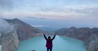 Cheap tour price from Bali to blue fire tours of Ijen crater,- and end trip in Banyuwangi 2D1N