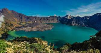 Lombok holiday adventure travel for Mount Rinjani trekking tours to summit 2 days - 1 night
