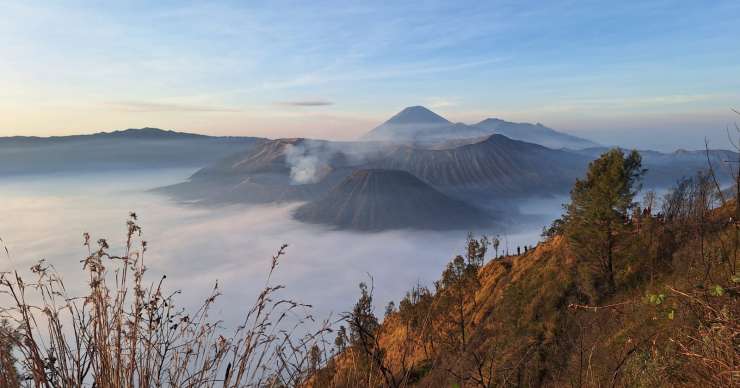 Shared trip package from Yogya to Bromo Ijen tours - via Tumpak Sewu waterfall-Bali in 3D2