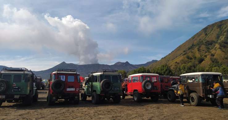 Jogja trip to Dieng plateau tours, continue to Bromo tours and Ijen crater tours,- end in Bali 3D